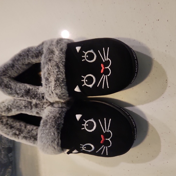 Skechers Shoes - Bobs Skechers Too Cozy Meow Slippers Embroidery Cat Faux Fur Memory Foam 7.5